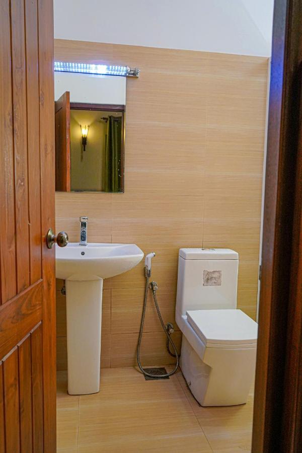 Blue Moon Residency Hotel Нувара Елия Екстериор снимка
