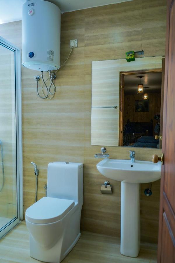 Blue Moon Residency Hotel Нувара Елия Екстериор снимка