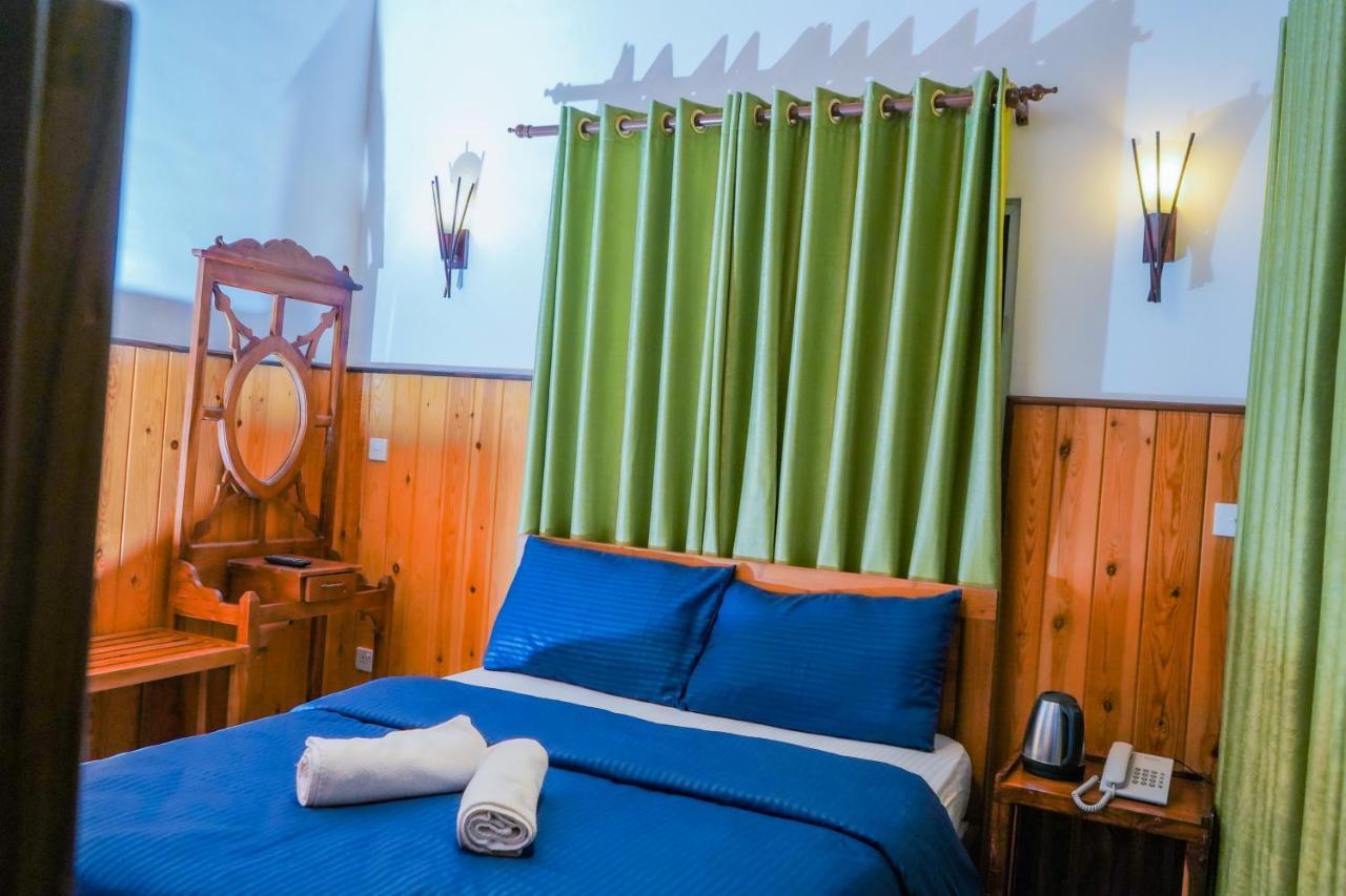 Blue Moon Residency Hotel Нувара Елия Екстериор снимка