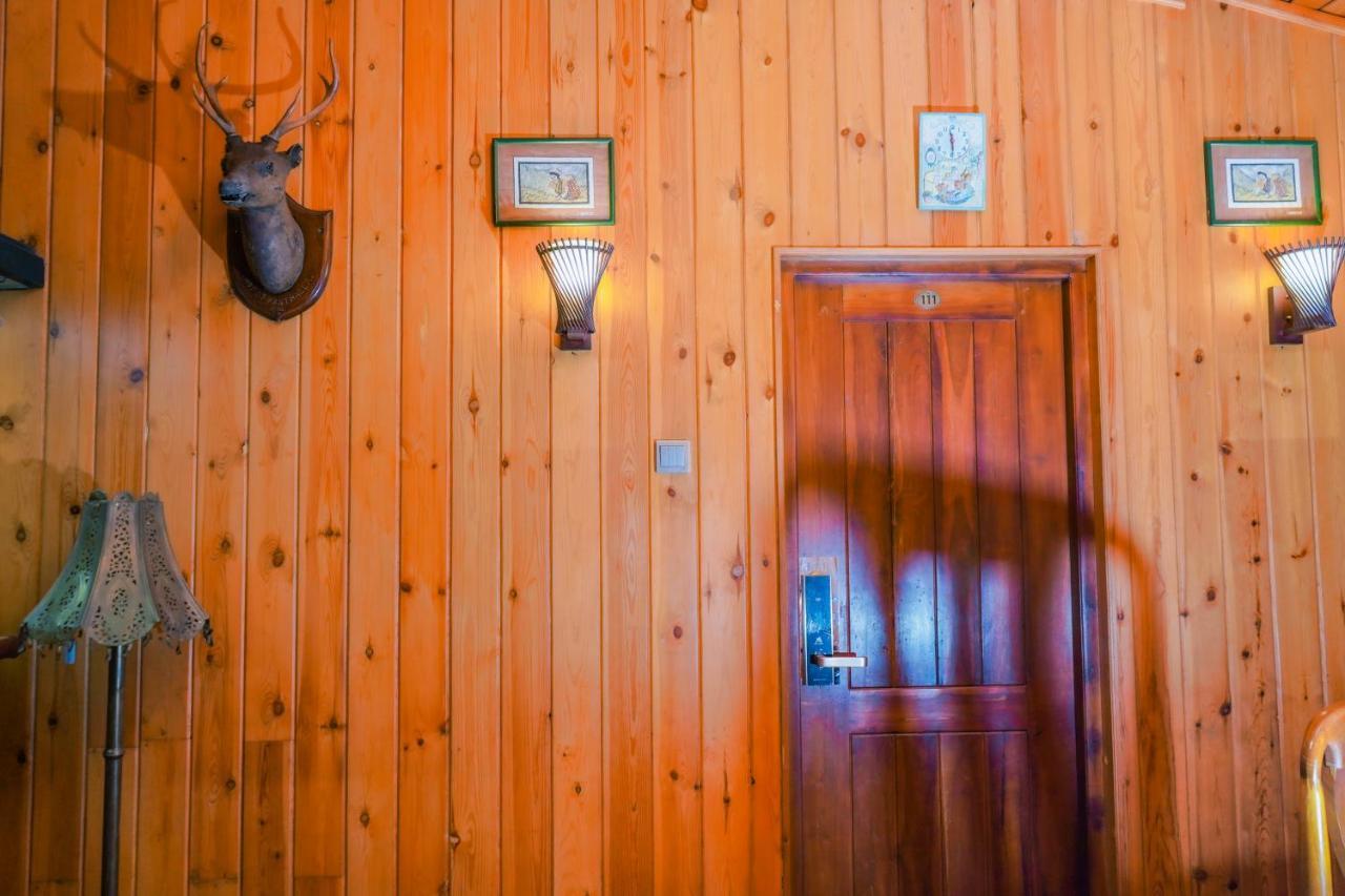 Blue Moon Residency Hotel Нувара Елия Екстериор снимка